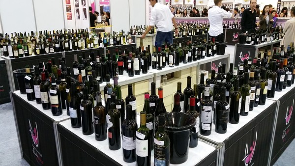 대전마케팅공사, 와인문화 확산과 콘텐츠 확충에 나선다.(사진은 와인축제 이미지)